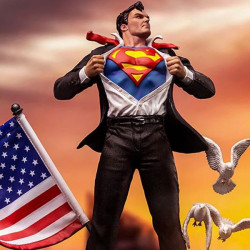 DC COMICS Statue Clark Kent Deluxe Art Scale Iron Studios