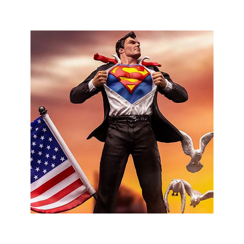 DC COMICS Statue Clark Kent Deluxe Art Scale Iron Studios DC COMICS Statue Clark Kent Deluxe Art Scale Iron Studios
