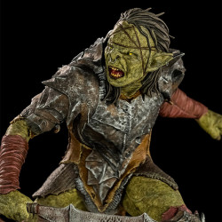 LE SEIGNEUR DES ANNEAUX Statue Swordsman Orc BDS Art Scale Iron Studios