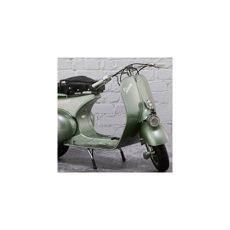 VACANCES ROMAINE Statue Vespa 125 1951 Blitzway VACANCES ROMAINE Statue Vespa 125 1951 Blitzway