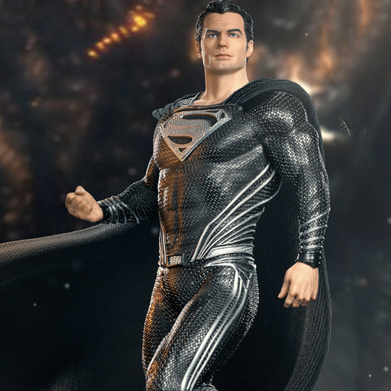 JUSTICE LEAGUE Statue Superman Black Suit Art Scale Iron Studios