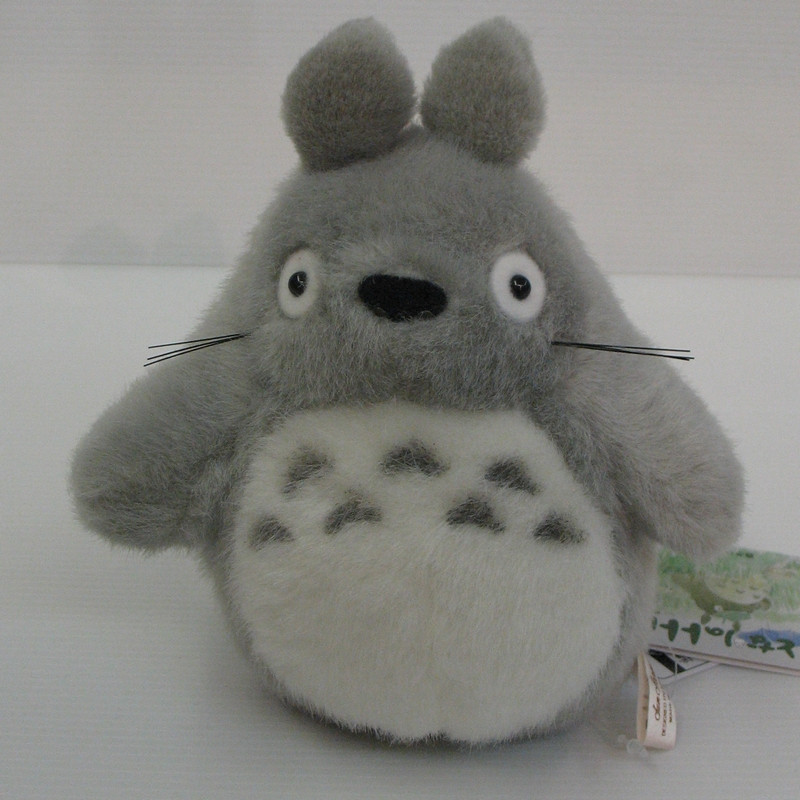 MON VOISIN TOTORO peluche officielle Totoro gris - 30 cm MON VOISIN TOTORO peluche officielle Totoro gris - 30 cm