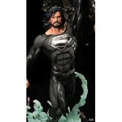 SUPERMAN Statue Black Suit Superman XM Studios