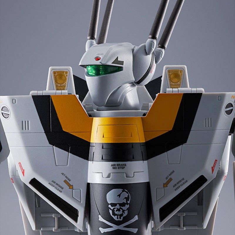 MACROSS VF-1S Roy Focker DX Chogokin Special Bandai