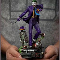 DC COMICS Statue The Joker Art Scale Deluxe Iron Studios