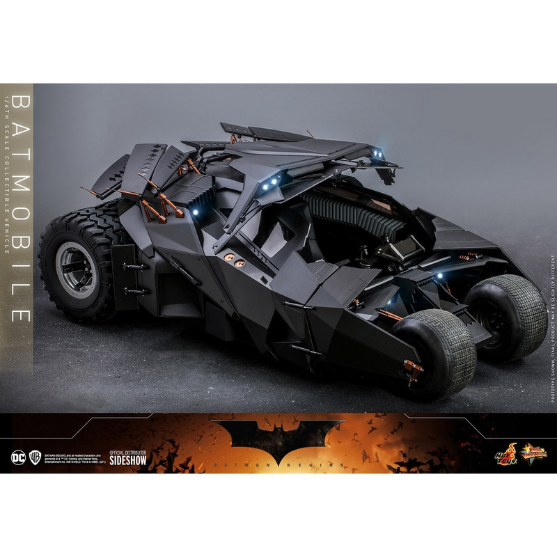Batmobile 1:18 The Dark Knight In Lega Metallica E PVC Con Luci - Modello Da Collezione DC Comics