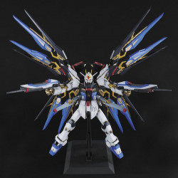 GUNDAM Perfect Grade Strike Freedom Gundam Bandai Gunpla