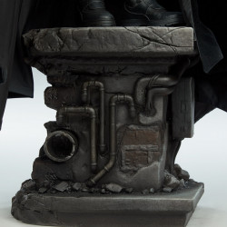 BATMAN BEGINS Statue Batman Premium Format Sideshow