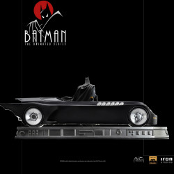 Statue Batmobile & Batman Deluxe Art Scale Iron Studios