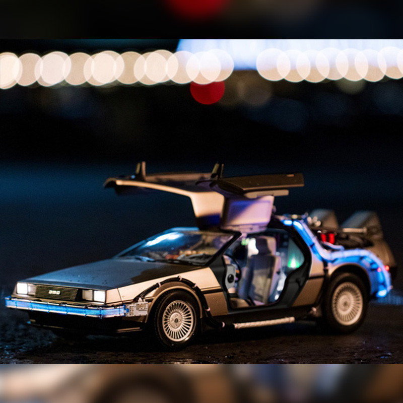 Réplique DeLorean Time Machine Takara Tomy Retour vers le Futur Réplique DeLorean Time Machine Takara Tomy Retour vers le Futur