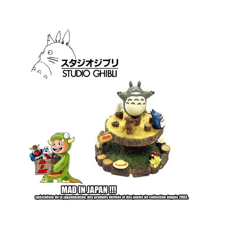 MON VOISIN TOTORO Résine Totoro sur Carrousel MON VOISIN TOTORO Résine Totoro sur Carrousel