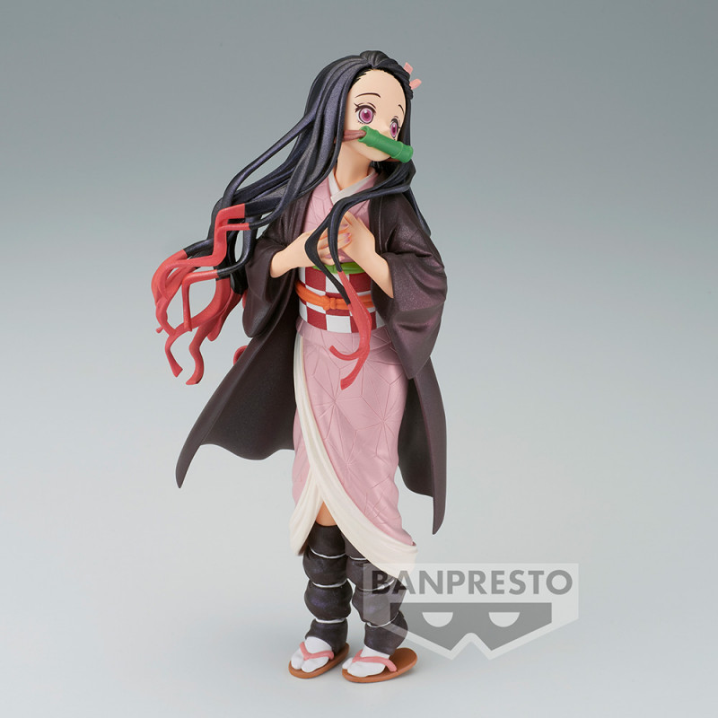 Demon Slayer: Tanjiro e Nezuko insieme in una fiammeggiante statuetta