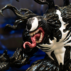 Figurine Venom Deluxe Gallery Diorama Diamond Select Spider Man