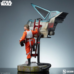Statue Luke Skywalker & X-Wing : Red Five Standing By Premium Format Sideshow Star Wars
