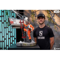 Statue Luke Skywalker & X-Wing : Red Five Standing By Premium Format Sideshow Star Wars