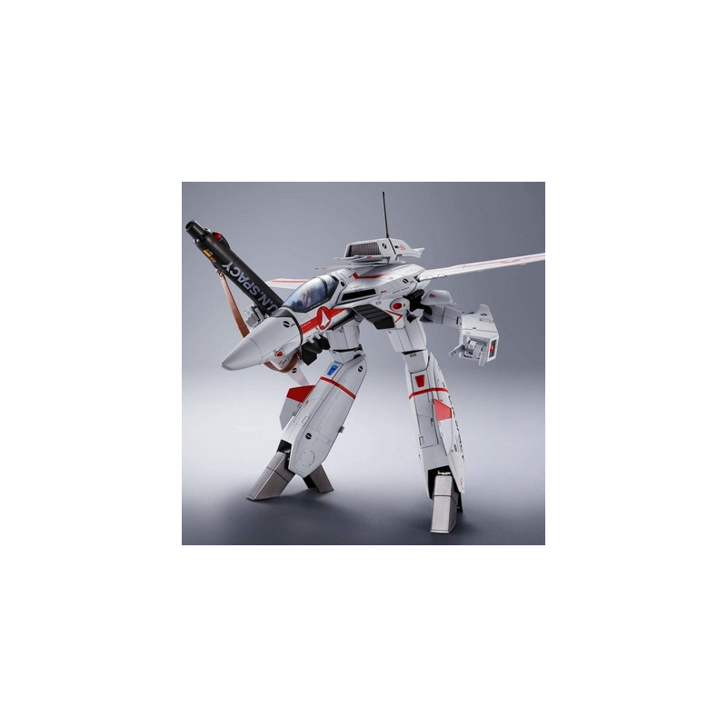 MACROSS VF-1J Walkyrie Hikaru Ichijo DX Chogokin Bandai