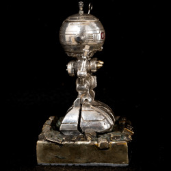 SAN KU KAI Statue Tonto Sidéro 1978-2025 NSDH SAN KU KAI Statue Tonto Sidéro 1978-2025 NSDH