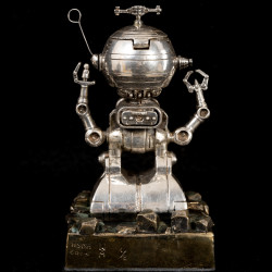 SAN KU KAI Statue Tonto Sidéro 1978-2025 NSDH SAN KU KAI Statue Tonto Sidéro 1978-2025 NSDH