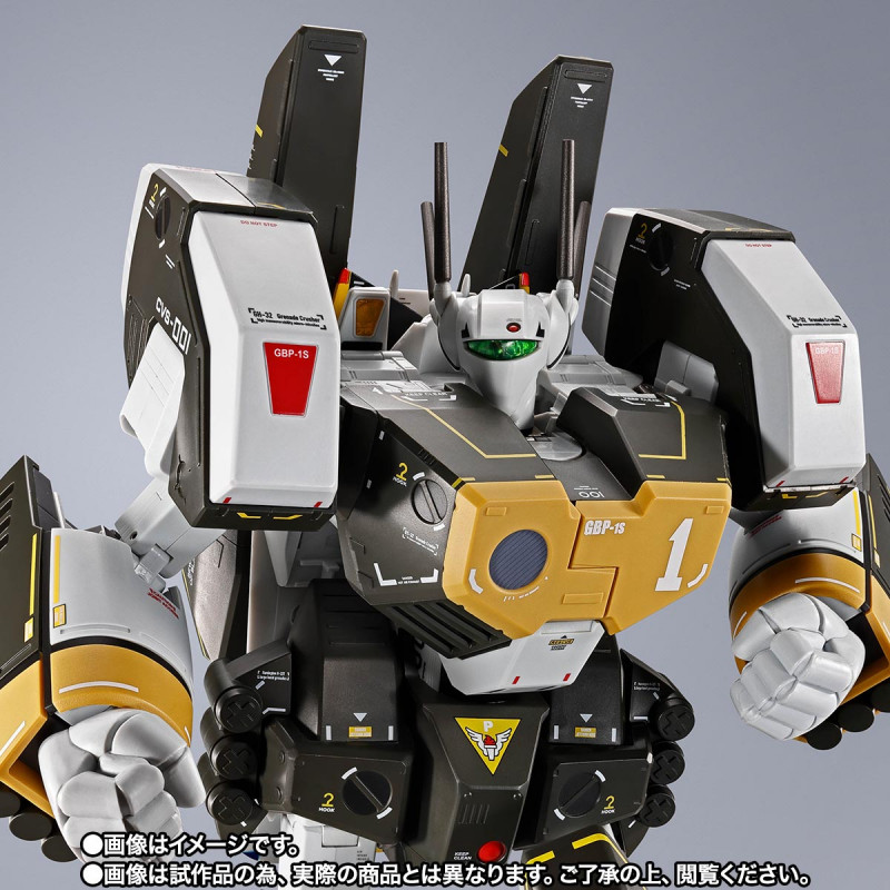 MACROSS / ROBOTECH VF-1S Armored Valkyrie Roy Focker Special DX Chogokin Bandai