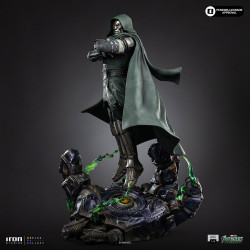 Statue Doctor Doom Legacy Replica Iron Studios Marvel
