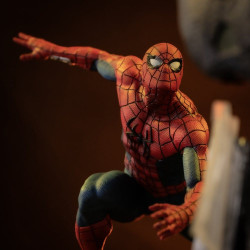 MARVEL COMICS Statue Art Scale Spider-Man vs Hulk Iron Studios