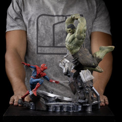 MARVEL COMICS Statue Art Scale Spider-Man vs Hulk Iron Studios