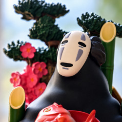 LE VOYAGE DE CHIHIRO Diorama No Face Bassine d’or & bambous Benelic