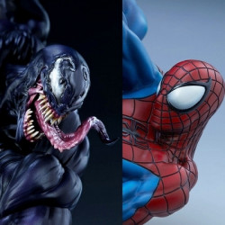 MARVEL Diorama Spider Man vs Venom Sideshow