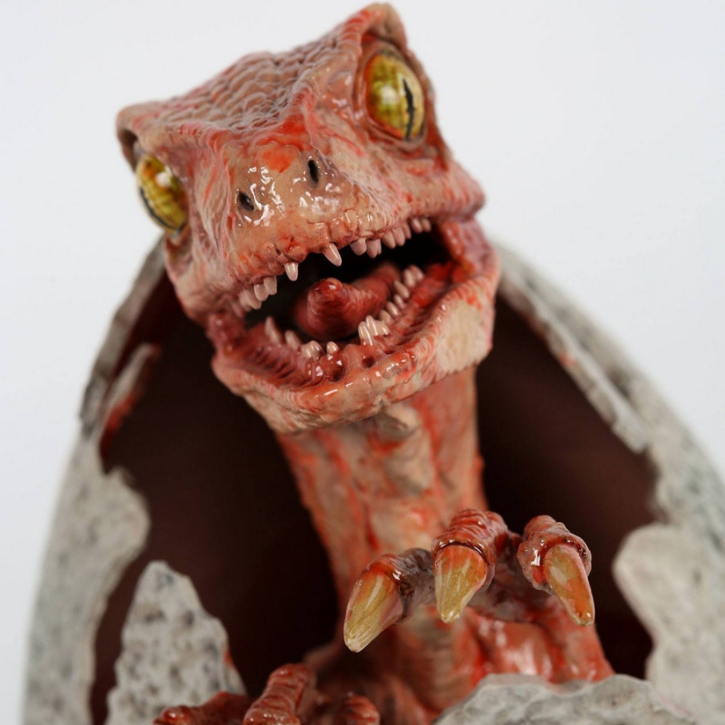 JURASSIC PARK Statue Raptor Hatchling Chronicle Collectibles