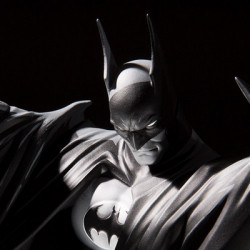 BATMAN Black & White Statuette Batman by Todd McFarlane DC Collectibles