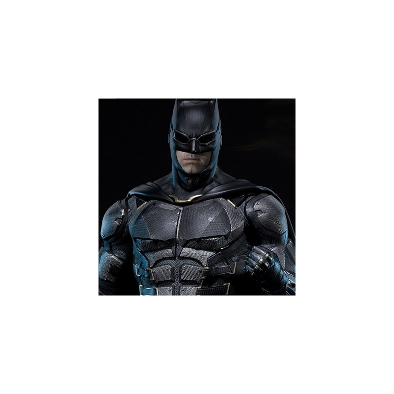 JUSTICE LEAGUE Statue Batman Tactical Batsuit Prime 1